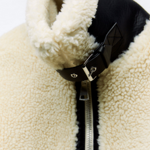 Cargar imagen en el visor de la galería, Veste Aspen en Laine Shearling
